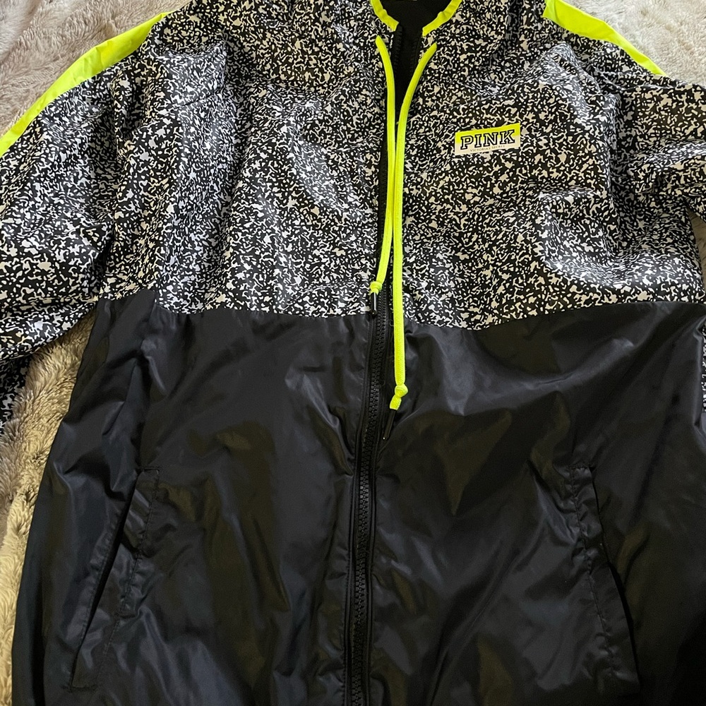 VS pink wind breaker